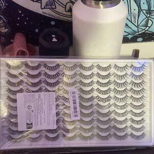 Pack of Dramatic False Eyelashes 25$puo